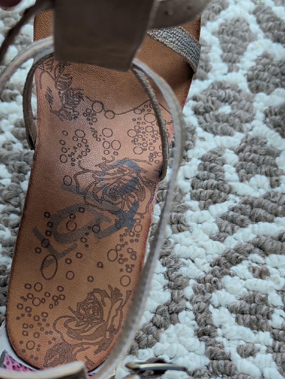 OTBT Women's Lubbock Leather Wedge Sandal - Picture 6 of 9